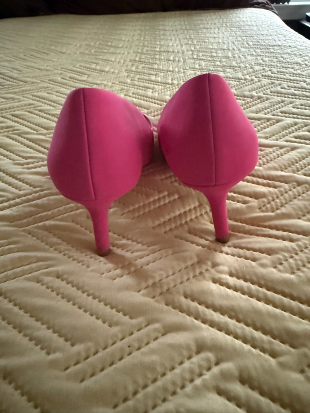 Women's Pointed-Toe Hot Pink Stiletto Pumps - Picture 6 of 14
